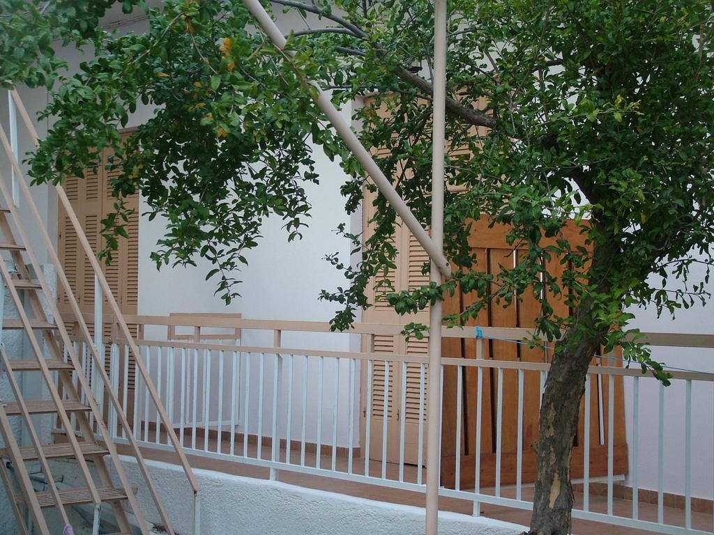 George'S Apartment Agia Marina  Oda fotoğraf