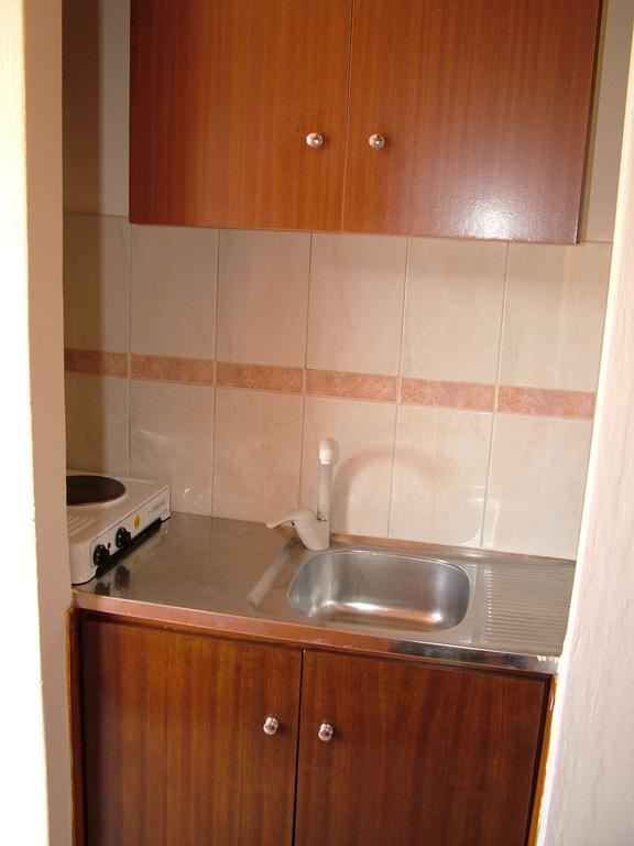 George'S Apartment Agia Marina  Oda fotoğraf