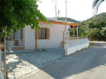 George'S Apartment Agia Marina  Dış mekan fotoğraf